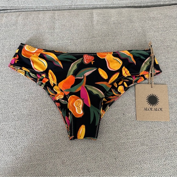 NWT Aloe Aloe Fruit Punch Hipster Bikini Bottom Size Extra Small XS Reversible - Picture 1 of 5